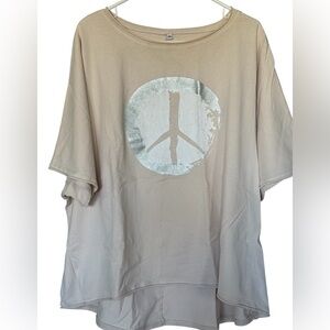 Women’s PEACE Sign Tee Size 4XL Super Cute Great condition